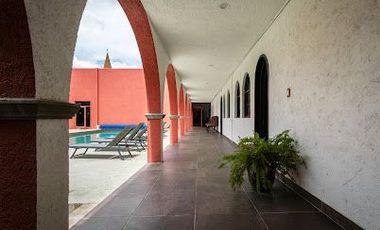 HOTEL EN VENTA EN PUEBLA DENTRO DEL FRACCIONAMIENTO HARAS, 26 HABITACIONES, ALBERCA, 5 CANCHAS DE PADEL, CAPILLA