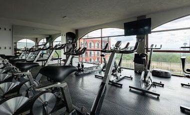 HOTEL EN VENTA EN PUEBLA DENTRO DEL FRACCIONAMIENTO HARAS, 26 HABITACIONES, ALBERCA, 5 CANCHAS DE PADEL, CAPILLA