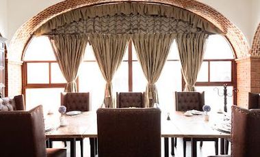 HOTEL EN VENTA EN PUEBLA DENTRO DEL FRACCIONAMIENTO HARAS, 26 HABITACIONES, ALBERCA, 5 CANCHAS DE PADEL, CAPILLA