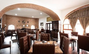 HOTEL EN VENTA EN PUEBLA DENTRO DEL FRACCIONAMIENTO HARAS, 26 HABITACIONES, ALBERCA, 5 CANCHAS DE PADEL, CAPILLA