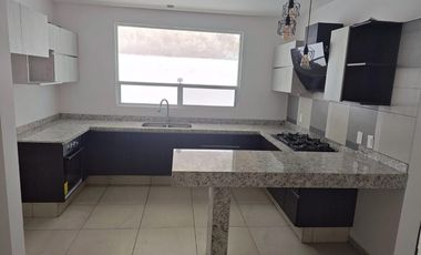 Linda y espaciosa casa en renta