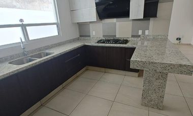 Linda y espaciosa casa en renta