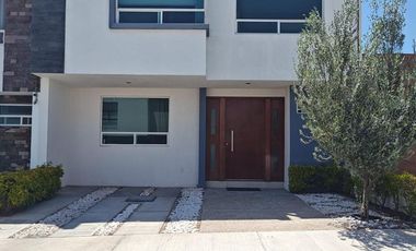 Linda y espaciosa casa en renta