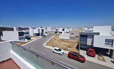 Linda y espaciosa casa en renta
