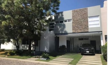 EXCELENTE CASA EN VENTA EN CONDOMINIO NOVATERRA