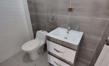 Venta amplia Casa de tres niveles en sector Corales- Pereira