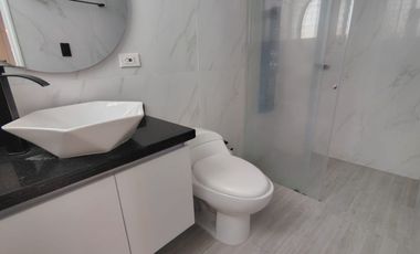 Venta amplia Casa de tres niveles en sector Corales- Pereira