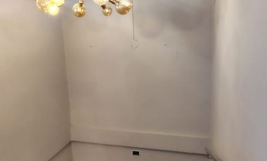 Venta amplia Casa de tres niveles en sector Corales- Pereira