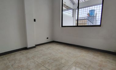 Venta amplia Casa de tres niveles en sector Corales- Pereira