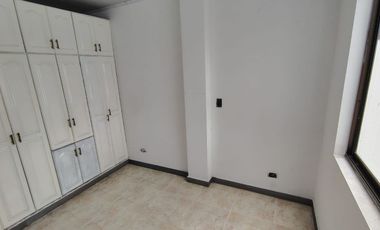 Venta amplia Casa de tres niveles en sector Corales- Pereira