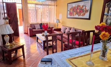 CASA EN VENTA EN PLENA AVENIDA NARANJAL A UNA CUADRA DE AV. PALMERAS, EN LOS OLIVOS