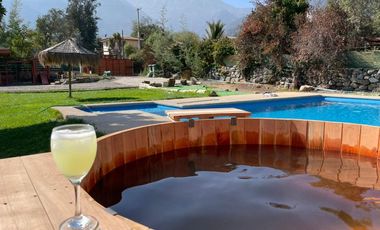 Venta de Gran Vivienda en Olmué, Paradero 40.