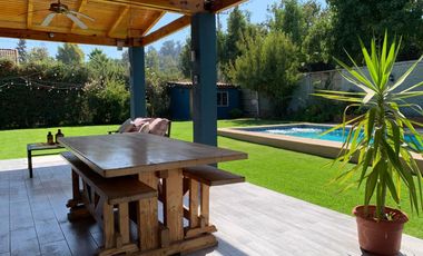 Se vende hermosa y acogedora Casa En Condominio Lo Herrera