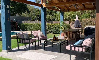 Se vende hermosa y acogedora Casa En Condominio Lo Herrera