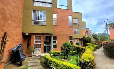 SE ARRIENDA APARTAMENTO EN EL CARMEN DE VIBORAL