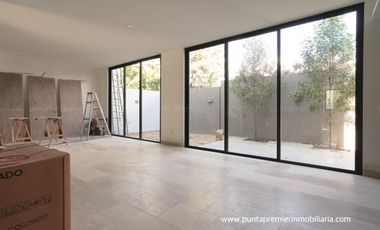 Casa de Lujo en Venta en Valle Real La Toscana Nueva,  Zona Real Zapopan
