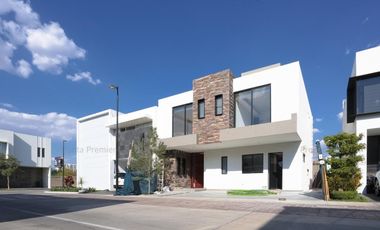 Casa de Lujo en Venta en Valle Real La Toscana Nueva,  Zona Real Zapopan