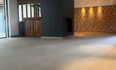 Residencia en Coto Frente a Los Colomos de Lujo en Renta, Zapopan