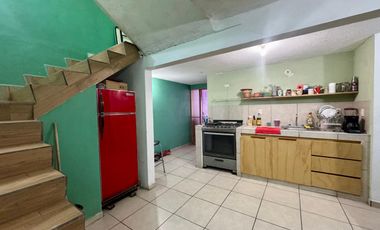 CASA EN VENTA CON LOCAL COMERCIALES SOBRE AVENIDA INDUSTRIAS IDEL PARA INVERSION