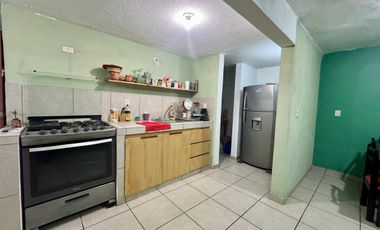 CASA EN VENTA CON LOCAL COMERCIALES SOBRE AVENIDA INDUSTRIAS IDEL PARA INVERSION