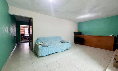CASA EN VENTA CON LOCAL COMERCIALES SOBRE AVENIDA INDUSTRIAS IDEL PARA INVERSION