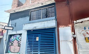 CASA EN VENTA CON LOCAL COMERCIALES SOBRE AVENIDA INDUSTRIAS IDEL PARA INVERSION