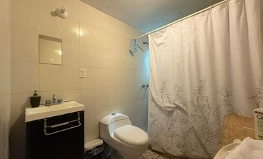 CASA EN VENTA CON LOCAL COMERCIALES SOBRE AVENIDA INDUSTRIAS IDEL PARA INVERSION