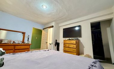 CASA EN VENTA CON LOCAL COMERCIALES SOBRE AVENIDA INDUSTRIAS IDEL PARA INVERSION