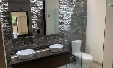 CASA NUEVA EN RENTA EN HOUSE EN AVENIDA COLEGIOS