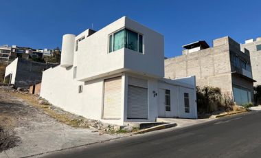 CASA EN VENTA CON LOCAL COMERCIAL Y DEPARTAMENTO EN CONSTRUCCIÓN 📍 Salida Mil Cumbres, Morelia – Ubicación estratégica, ideal para negocio