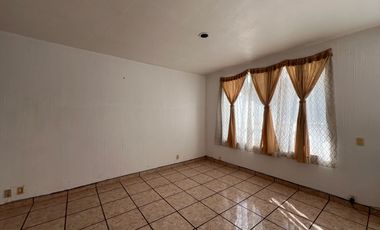 CASA EN VENTA CON LOCAL COMERCIAL Y DEPARTAMENTO EN CONSTRUCCIÓN 📍 Salida Mil Cumbres, Morelia – Ubicación estratégica, ideal para negocio