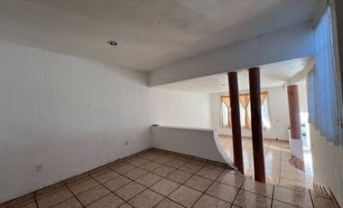 CASA EN VENTA CON LOCAL COMERCIAL Y DEPARTAMENTO EN CONSTRUCCIÓN 📍 Salida Mil Cumbres, Morelia – Ubicación estratégica, ideal para negocio