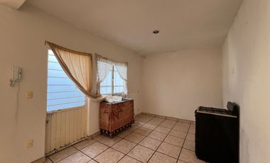 CASA EN VENTA CON LOCAL COMERCIAL Y DEPARTAMENTO EN CONSTRUCCIÓN 📍 Salida Mil Cumbres, Morelia – Ubicación estratégica, ideal para negocio