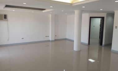 DEPARTAMENTO EN VENTA LOMAS DE URDESA REMODELADO COMPLETO. AREA PRIVADA,SEGURA.