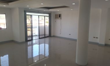 DEPARTAMENTO EN VENTA LOMAS DE URDESA REMODELADO COMPLETO. AREA PRIVADA,SEGURA.