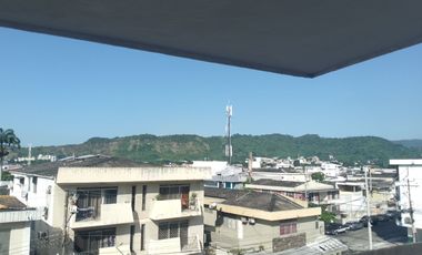 DEPARTAMENTO EN VENTA LOMAS DE URDESA REMODELADO COMPLETO. AREA PRIVADA,SEGURA.