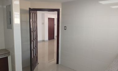 DEPARTAMENTO EN VENTA LOMAS DE URDESA REMODELADO COMPLETO. AREA PRIVADA,SEGURA.