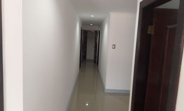 DEPARTAMENTO EN VENTA LOMAS DE URDESA REMODELADO COMPLETO. AREA PRIVADA,SEGURA.