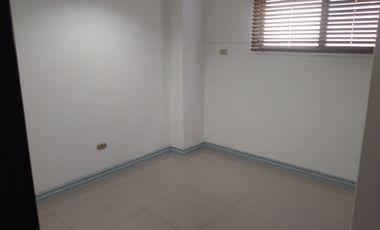 DEPARTAMENTO EN VENTA LOMAS DE URDESA REMODELADO COMPLETO. AREA PRIVADA,SEGURA.