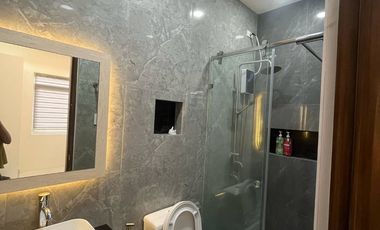 FIVE BEDROOM HOUSE AND LOT FOR SALE / RENT IN ANGELES CITY PAMPANGA