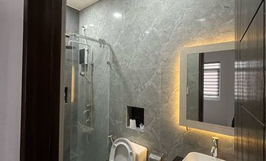 FIVE BEDROOM HOUSE AND LOT FOR SALE / RENT IN ANGELES CITY PAMPANGA
