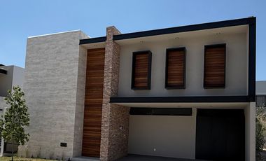 Casa Nueva en venta en Lomas del Molino 3 con recámara principal en planta baja