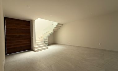 Casa Nueva en venta en Lomas del Molino 3 con recámara principal en planta baja