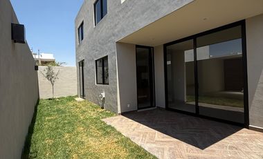 Casa Nueva en venta en Lomas del Molino 3 con recámara principal en planta baja