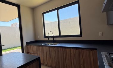 Casa Nueva en venta en Lomas del Molino 3 con recámara principal en planta baja