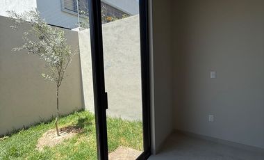 Casa Nueva en venta en Lomas del Molino 3 con recámara principal en planta baja