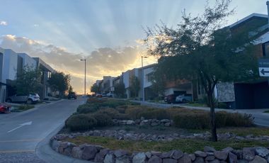 Casa Nueva en venta en Lomas del Molino 3 con recámara principal en planta baja