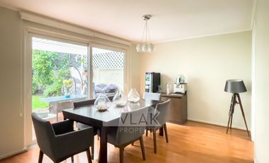 EXCELENTE Y CÓMODA CASA, CONDOMINIO CERRADO 6D+5B