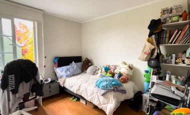 EXCELENTE Y CÓMODA CASA, CONDOMINIO CERRADO 6D+5B