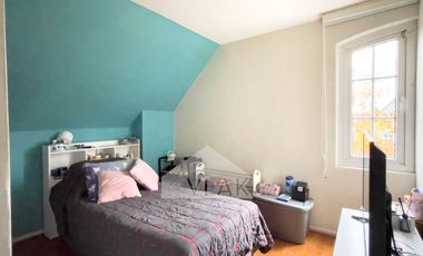 EXCELENTE Y CÓMODA CASA, CONDOMINIO CERRADO 6D+5B